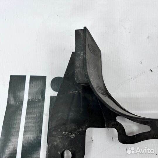 Кронштейн Audi A5 8W 2022