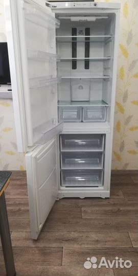 Холодильник Хот Поинт Аристон