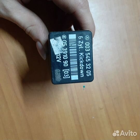 Мерседес 202, 210 Реле кикдауна (kickdown)