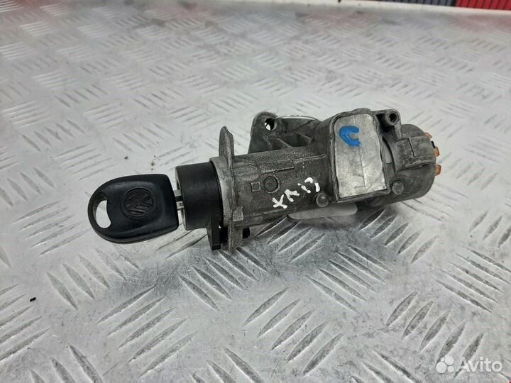 Замок зажигания Volkswagen Golf 3 2000 4B0905851B