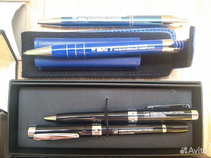Ручки в футлярах