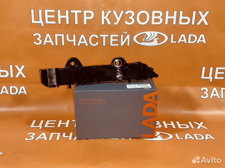Кронштейн переднего бампера правый largus