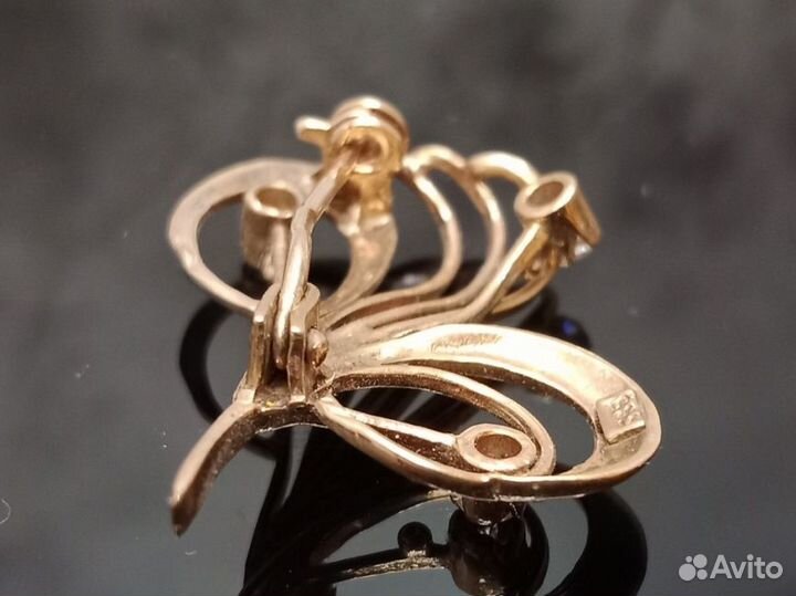 Золотая брошь 585 пробы массой 3.6 грамма