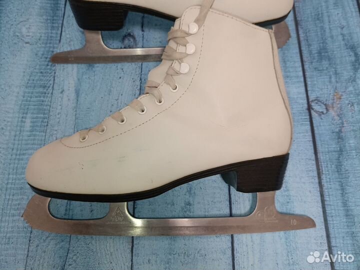 Коньки фигурные женские 40 размер