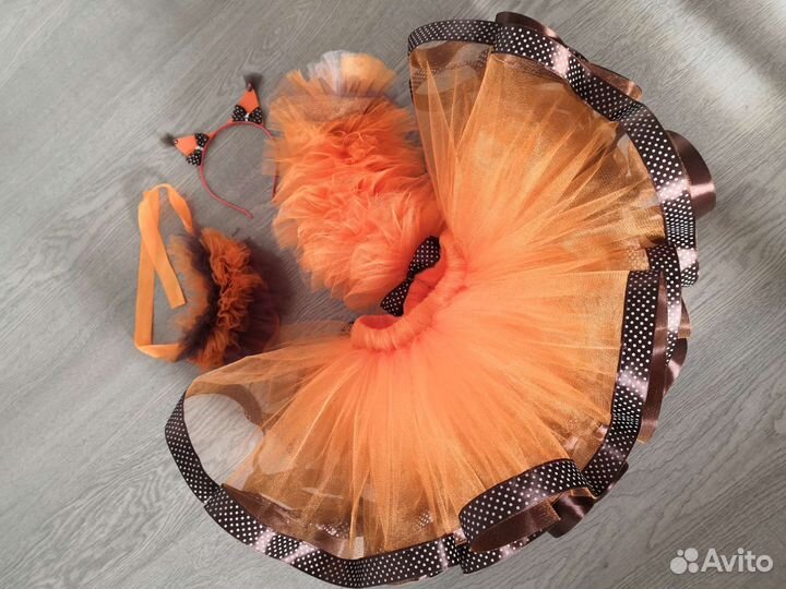 Костюмы белки, лисички,снежинки,елки,конфеты и тд