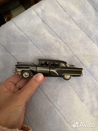 Модели автомобилей СССР Чайка газ-13