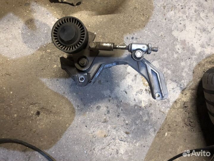 Кронштейн генератора калина1