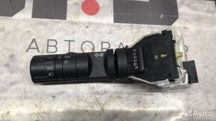 Блок подрулевых переключателей передний левый