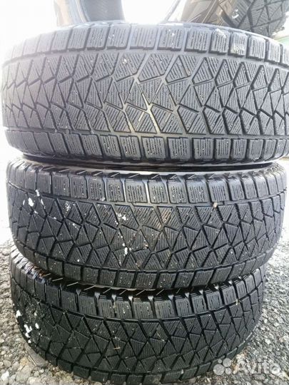 Bridgestone Blizzak DM-V2 235/65 R17