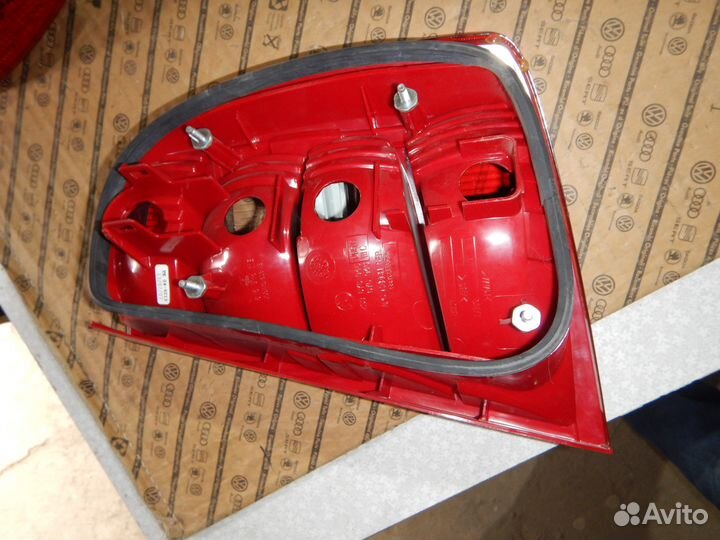 Фонарь задний левый Skoda Fabia 1