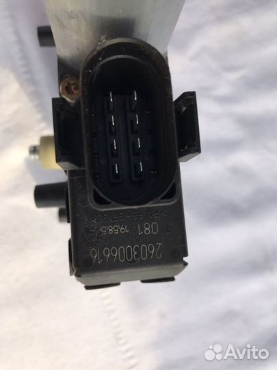 Моторчик стеклоподъемника на Ауди А4 (242)