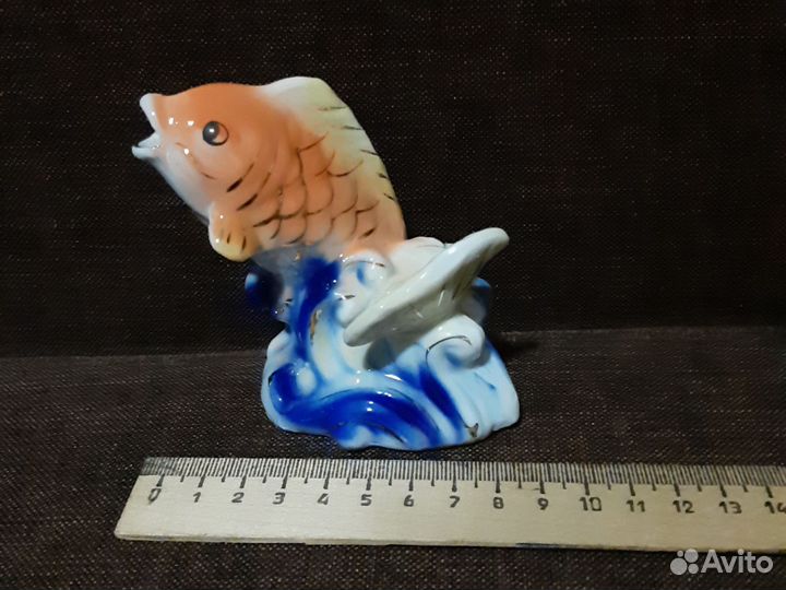 Статуэтка фарфоровая 