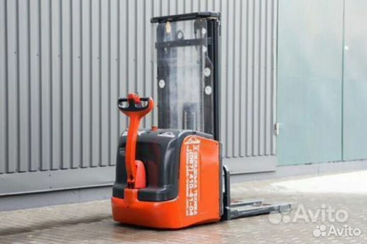 Водитель погрузчика/Высотного штабелера Вахта мск