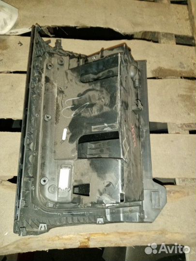 Бардачок Volkswagen Jetta