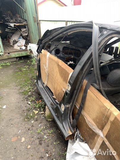 Левая боковина с передом на рено логан