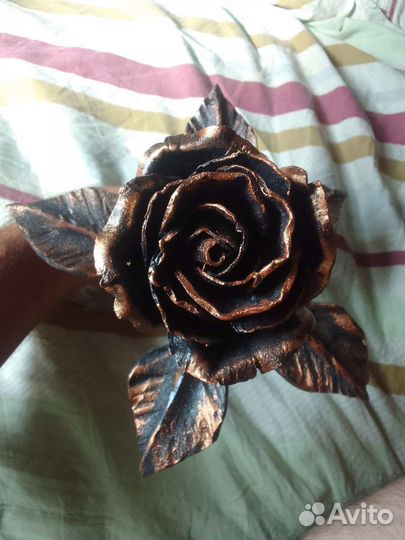 Роза кованая