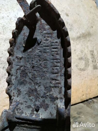 Чугунный утюг