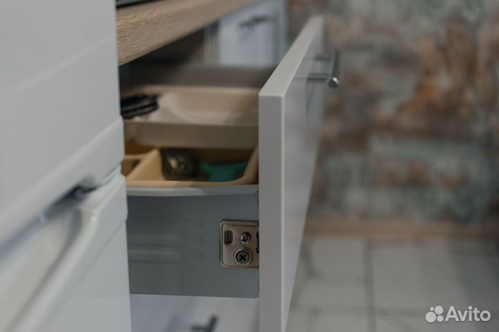 Угловая кухня «Теффи» + духовка в подарок