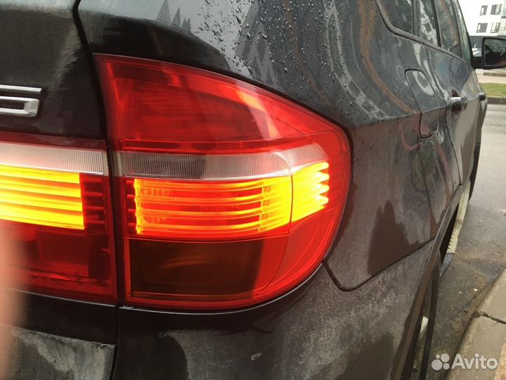 BMW X5 E70 - фонарь оригинал крыло