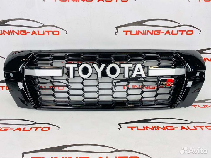 Решетка радиатора Toyota Land Cruiser 200 GR