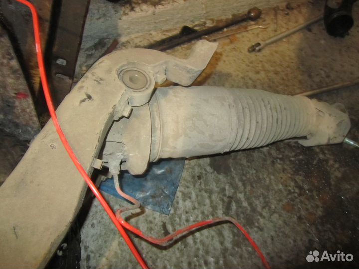 Пневмоамортизаторы задние VW Touareg 2002-2010