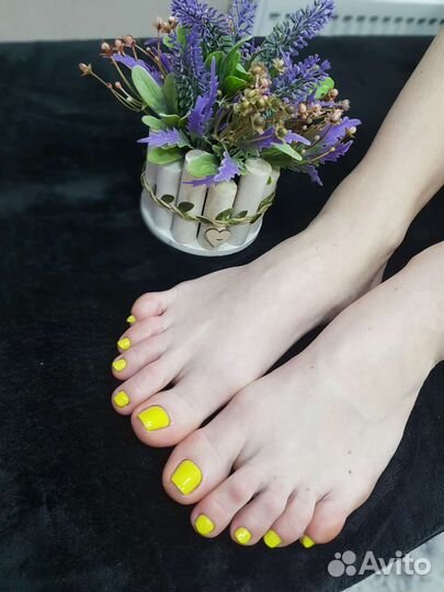Модели на педикюр. Успей записаться