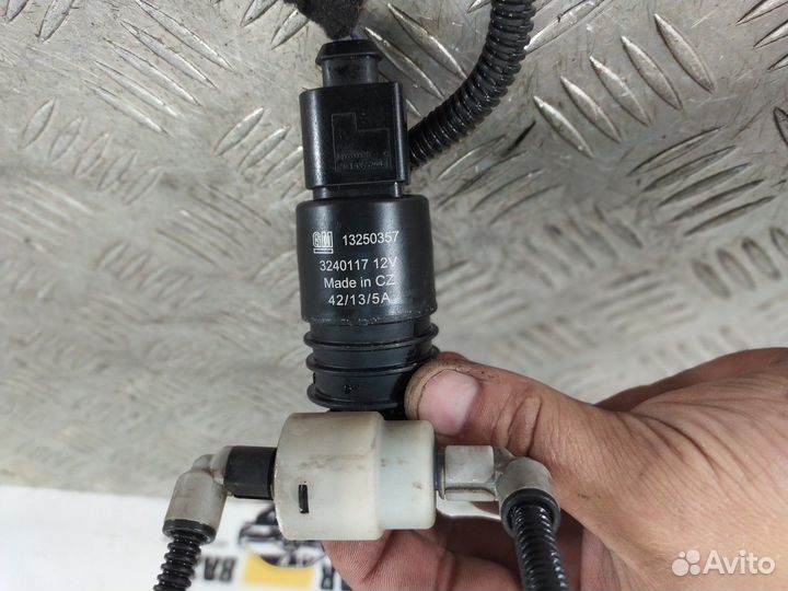 Насос омывателя Chevrolet Cruze, Opel Insignia