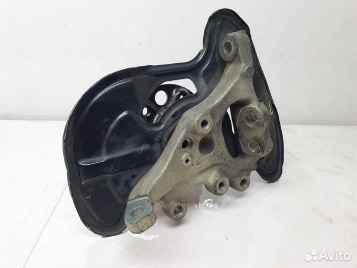 Кулак поворотный передний левый Mercedes-Benz E