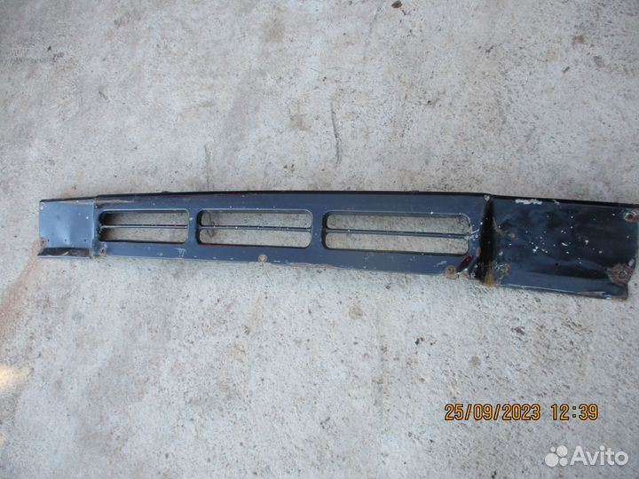 Нижняя решетка радиатора Ниссан Патрол K260
