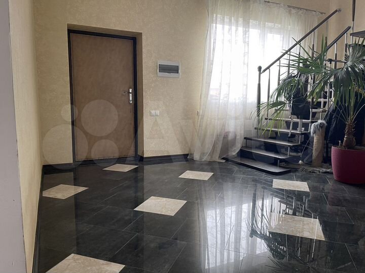 Дом 220 м² на участке 13,5 сот.