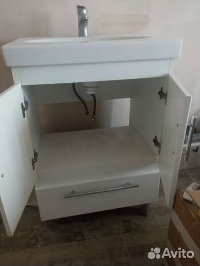 Тумба с раковиной для ванной 60 см
