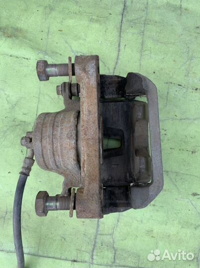 Суппорт тормозной передний Infiniti Fx S50