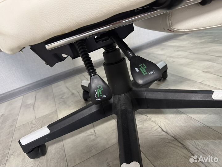 Компьютерное кресло игровое