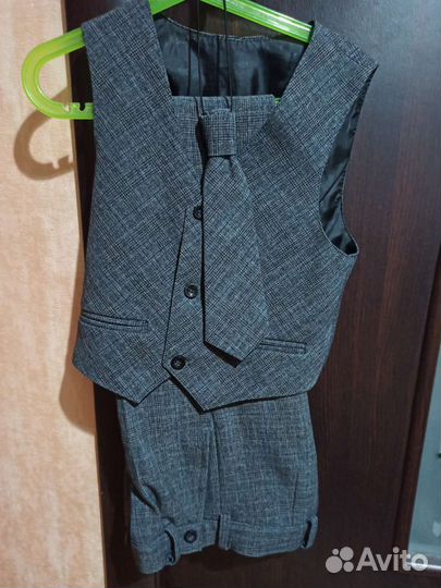 Школьный костюм серый в клеточку