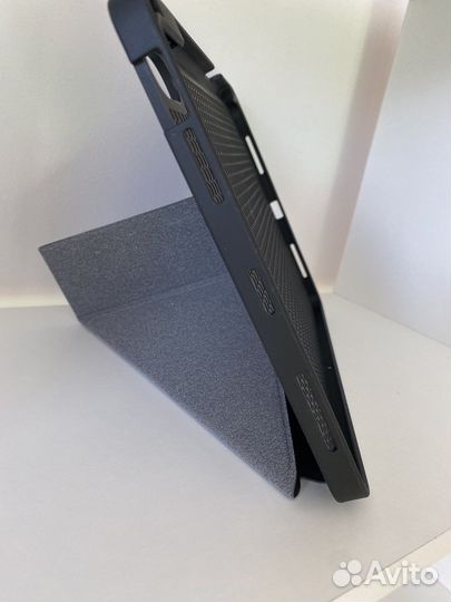 Чехол Uniq для iPad Air 10.9 (2022)