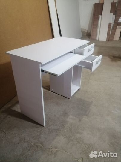 Компьютерный стол новый