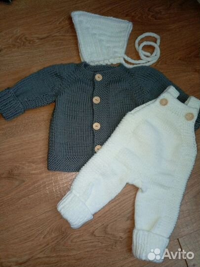 Вязаный костюм детский