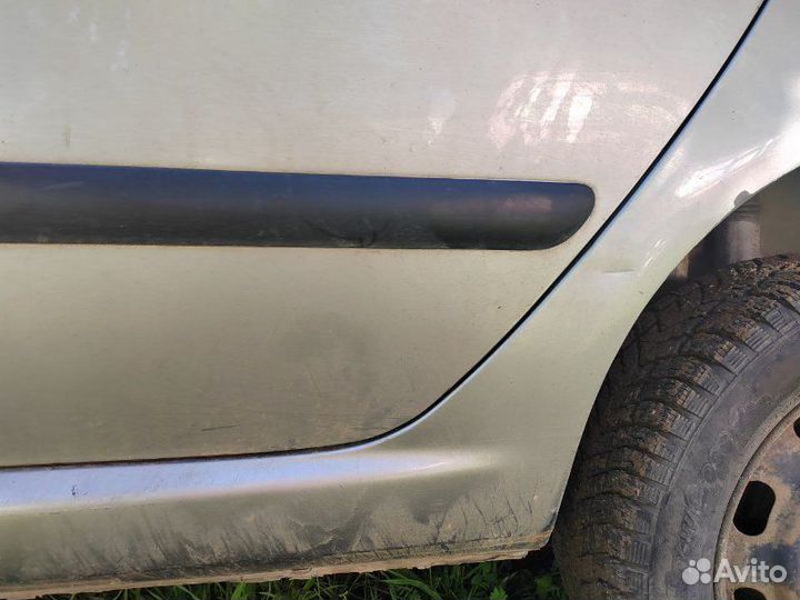 Дверь задняя левая Peugeot 307 хэтчбек 1.6 NFU