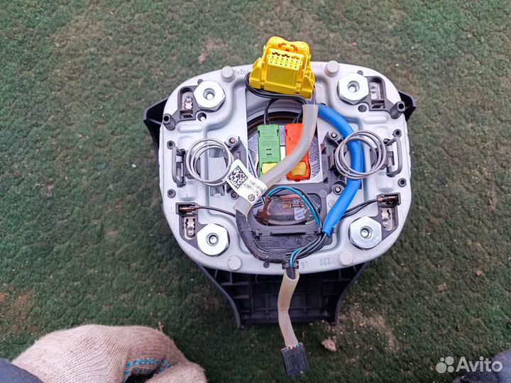 Подушка безопасности в руль Фольксваген пассат б6