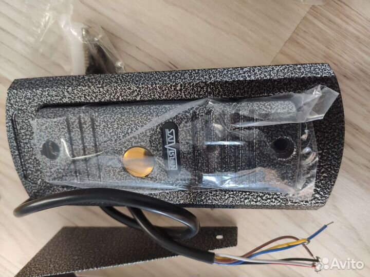 Видеодомофон с вызывной панелью