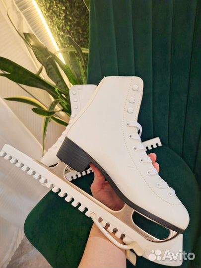 Коньки фигурные