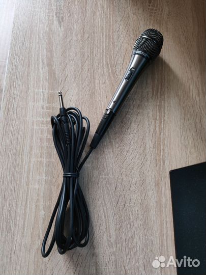 Микрофон для караоке проводной