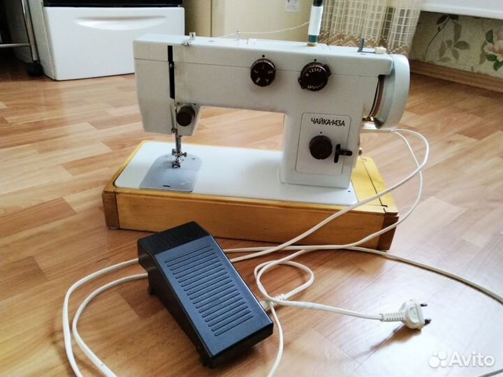 Швейная машинка чайка 143А
