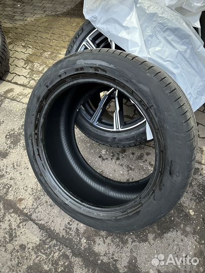 Pirelli P Zero PZ4 275/45 R20 и 305/40 R20 110Y