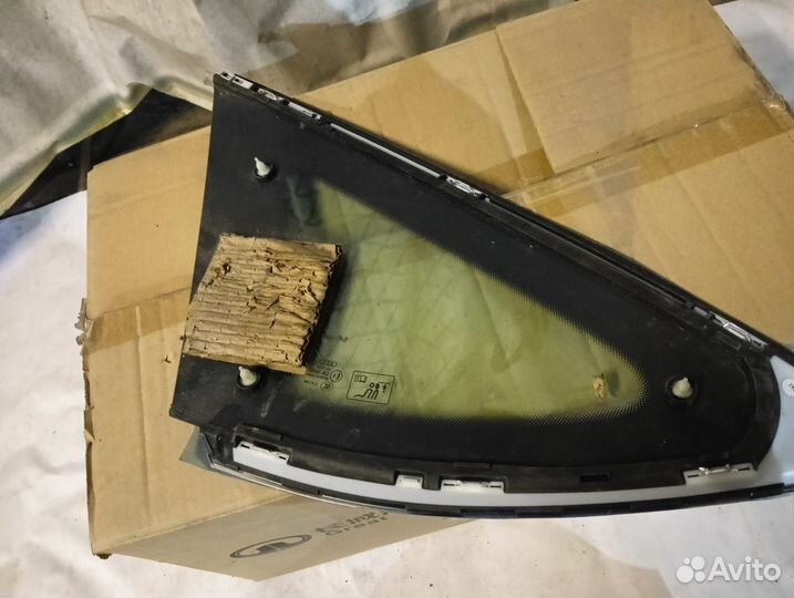 Audi a7 стекло заднего крыла глухое