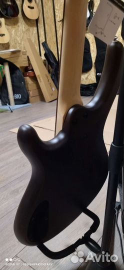 Бас-гитара с комбоусилителем, комплект