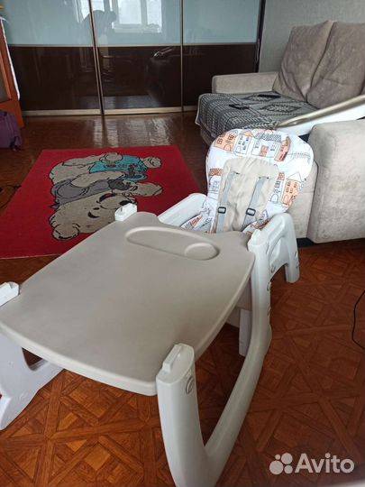 Детский стульчик для кормления