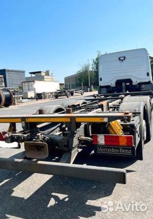В разборке грузовик Mercedes,Axor mpiii с 2009