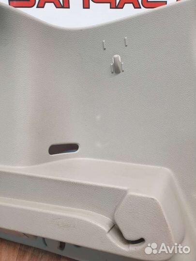 Обшивка багажника задняя левая Renault Sandero 2