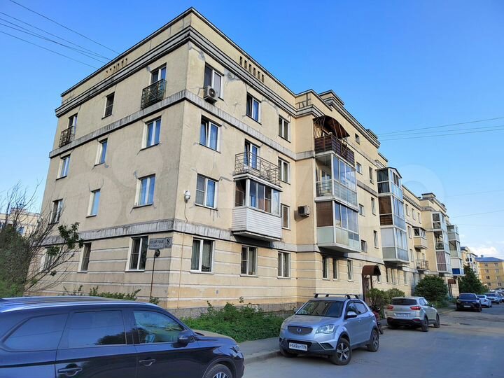 2-к. квартира, 55 м², 1/4 эт.